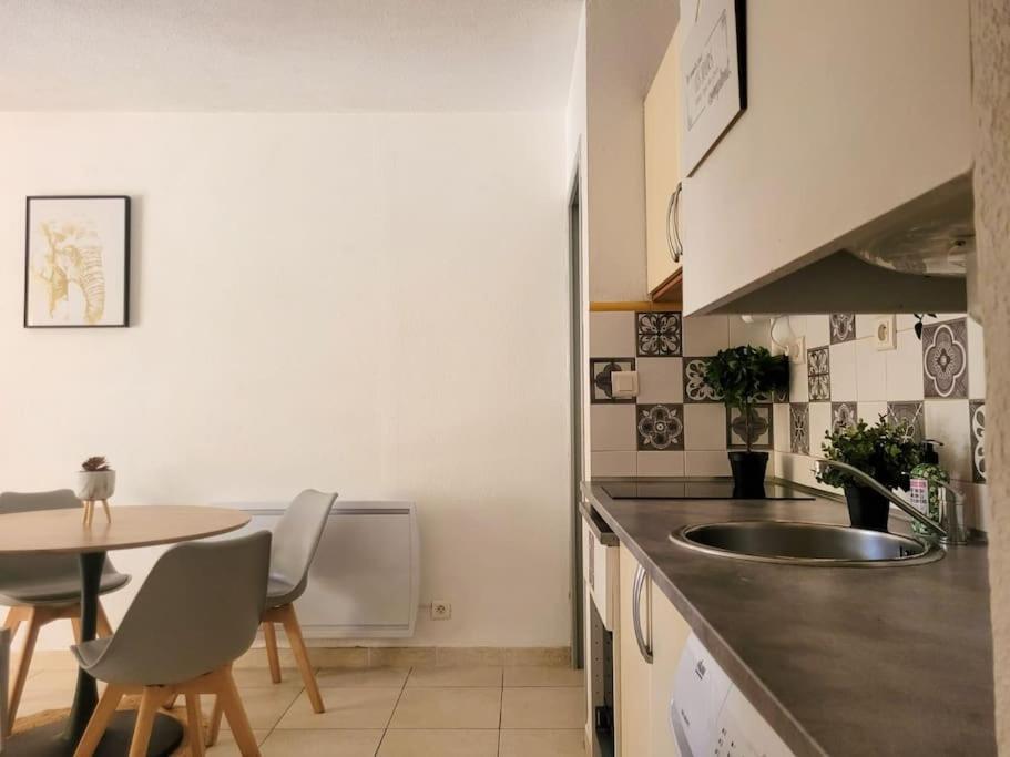 Apartment 5 Couchages + Jardin A 150m Des Plages *
