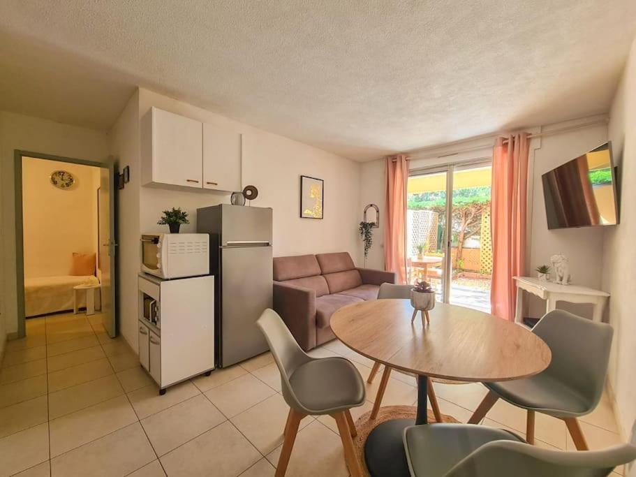 5 Couchages + Jardin A 150m Des Plages Apartment Saint-Raphael (Var)